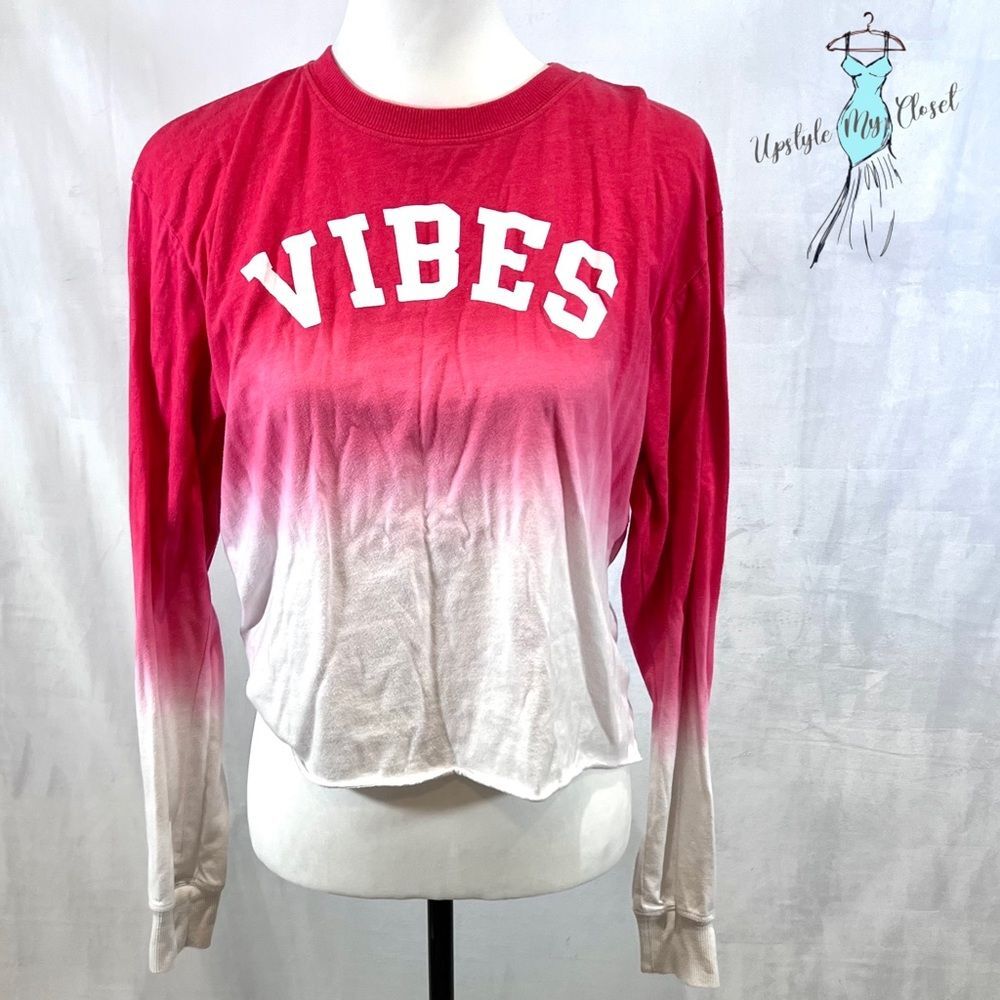 Vibes long sleeve red and white crop top shirt size small
